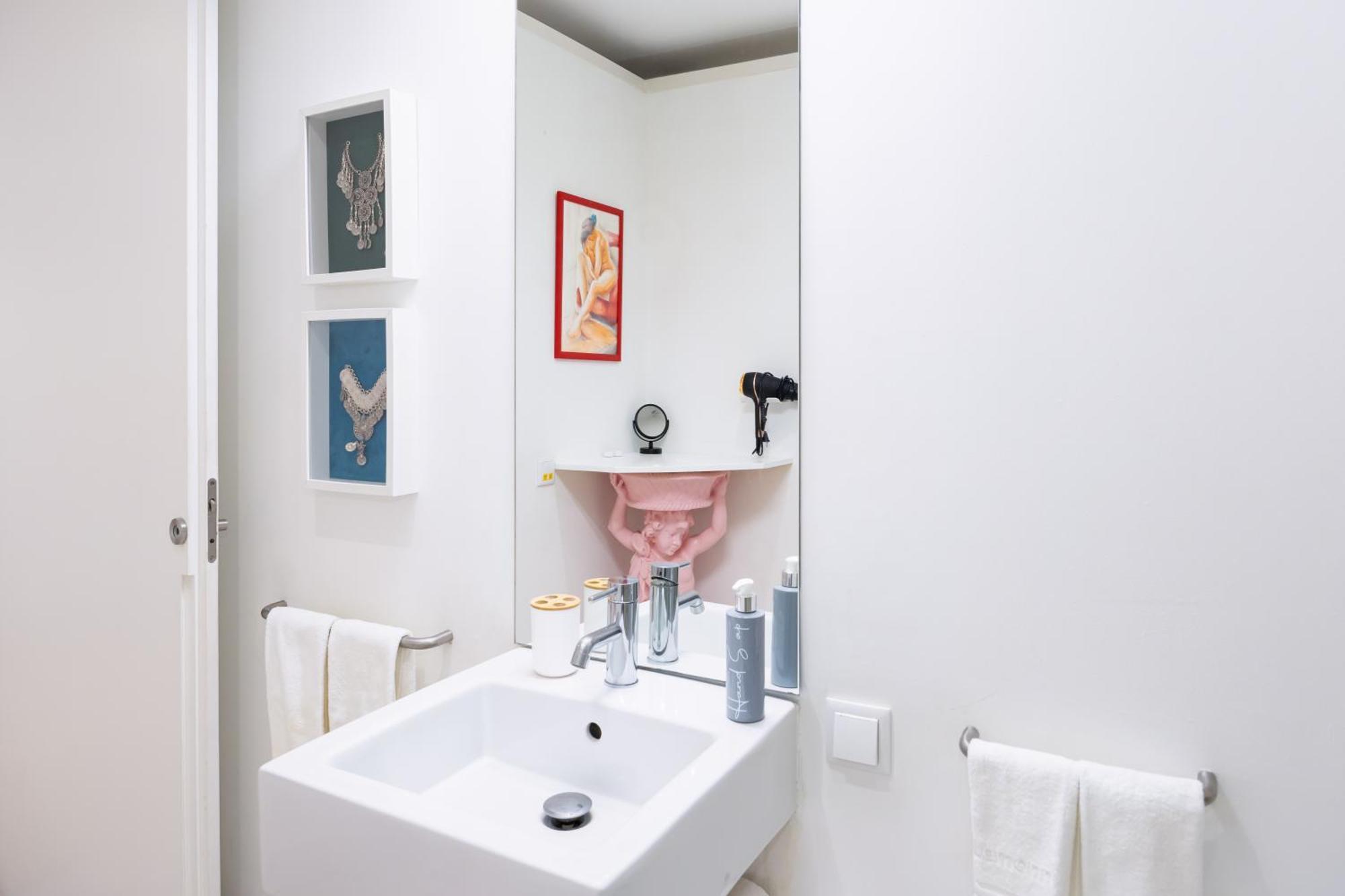 Boutique In The Heart Of ! Lemonn B * Lisboa